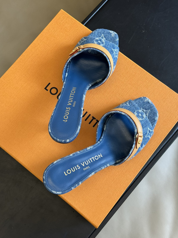 l**is V*t*n heels sandals