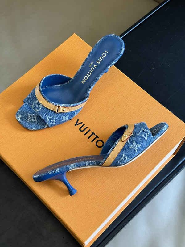 l**is V*t*n heels sandals