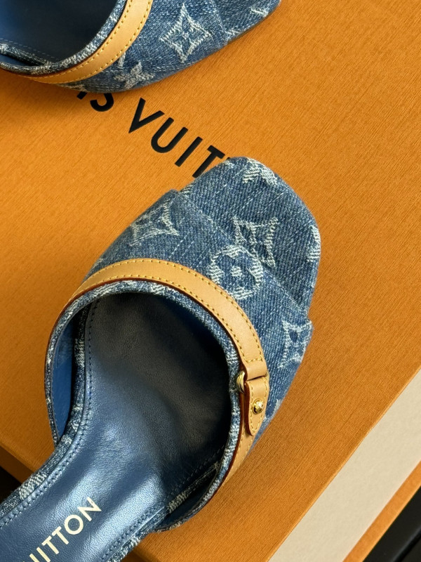l**is V*t*n heels sandals