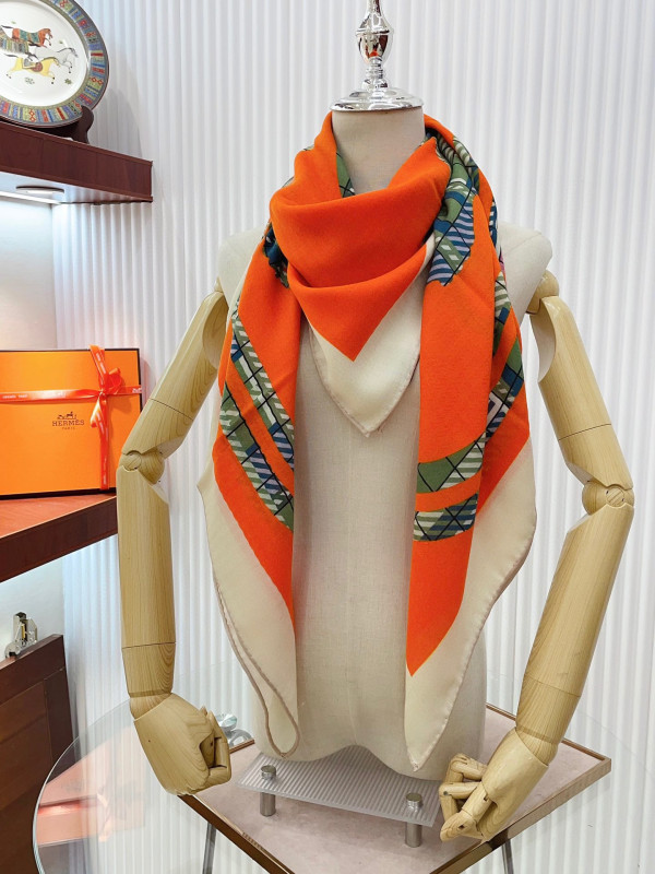 H**mes scarf