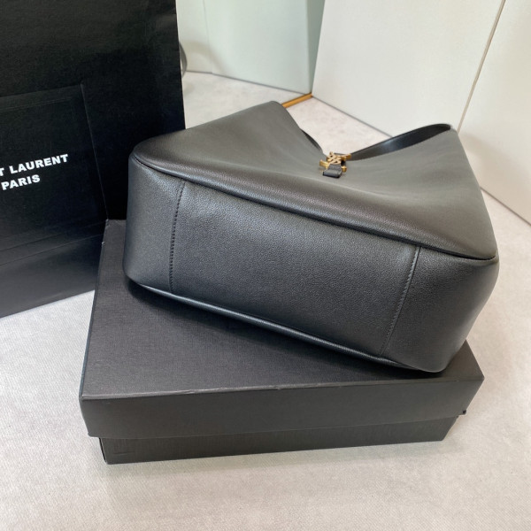 YSL LE 5 À 7 SOFT HOBO BAG - 30x31x13cm