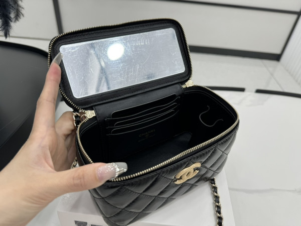 CL SMALL VANITY WITH CLASSIC CHAIN-9-17-8cm