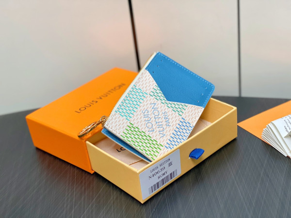 l**is V*t*n romy card holder-12*8*0.8cm