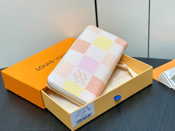l**is V*t*n zippy wallet-19.5*10.5*2.5 cm