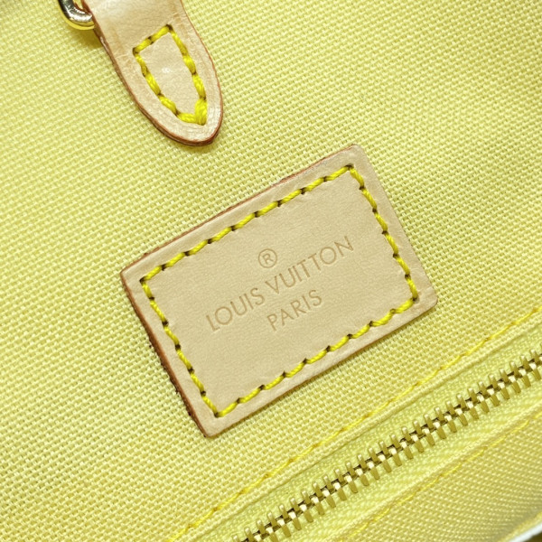 l**is V*t*n onthego mm-35*27*14cm