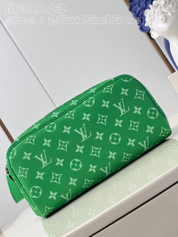 l**is V*t*n dopp kit -28*15*16.5cm