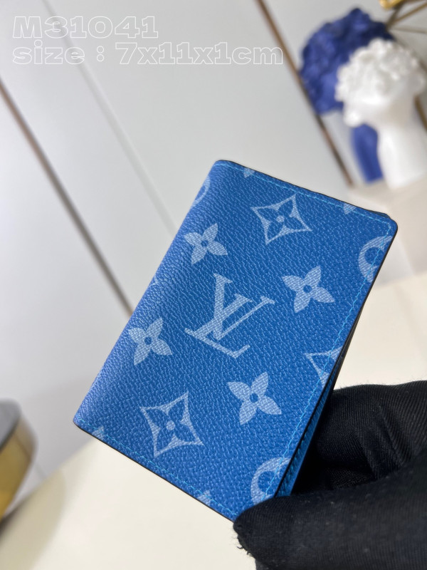 l**is V*t*n pocket organizer-7.5*11.1*1 cm