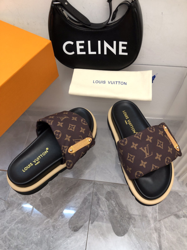l**is V*t*n pool pillow comfort mule