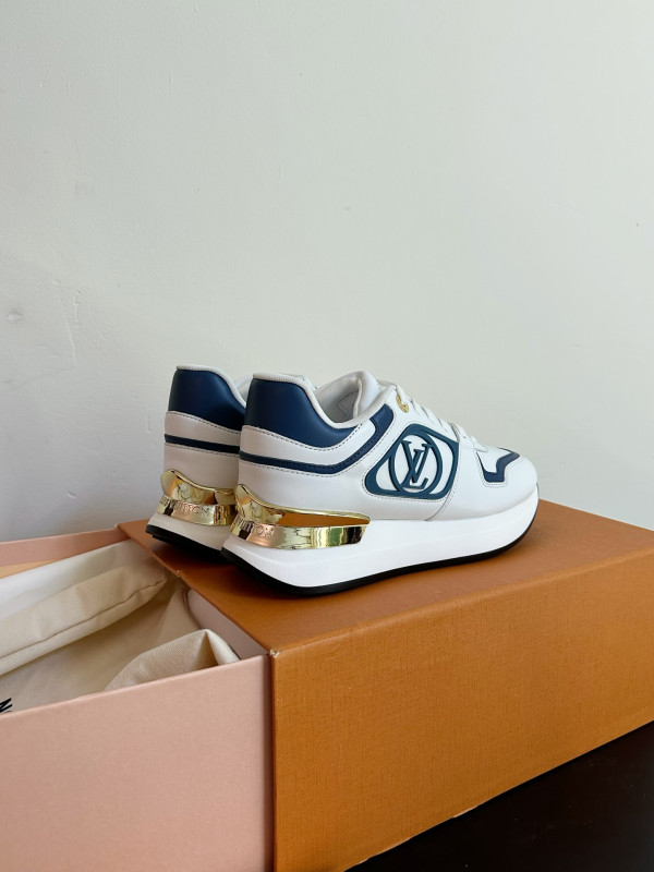 l**is V*t*n sneakers