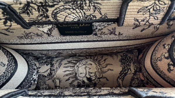 small D*or book tote-26*8*22cm