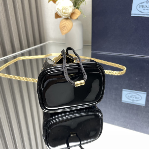 Pra*a shearling bucket bag-9-9-6cm