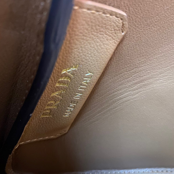 Pra*a leather handbag-28*18*11cm