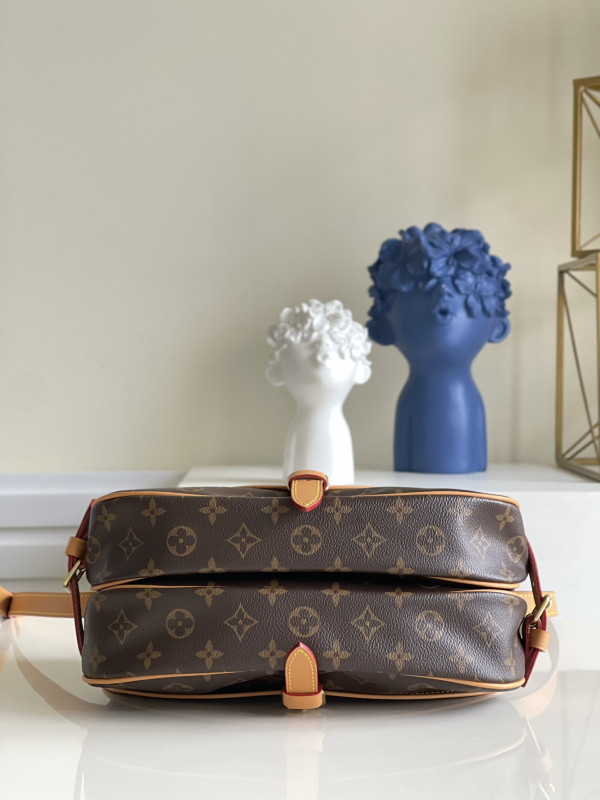 l**is V*t*n saumur bag-28*11*20cm