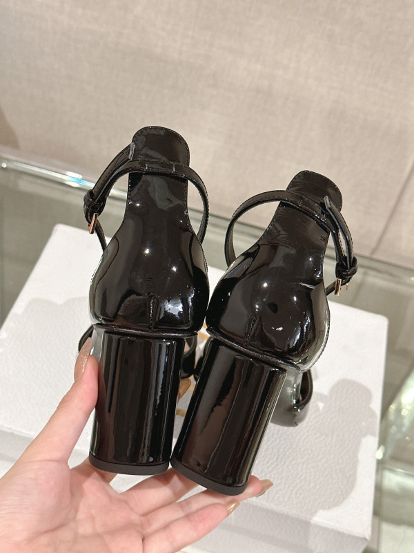 D*or heels