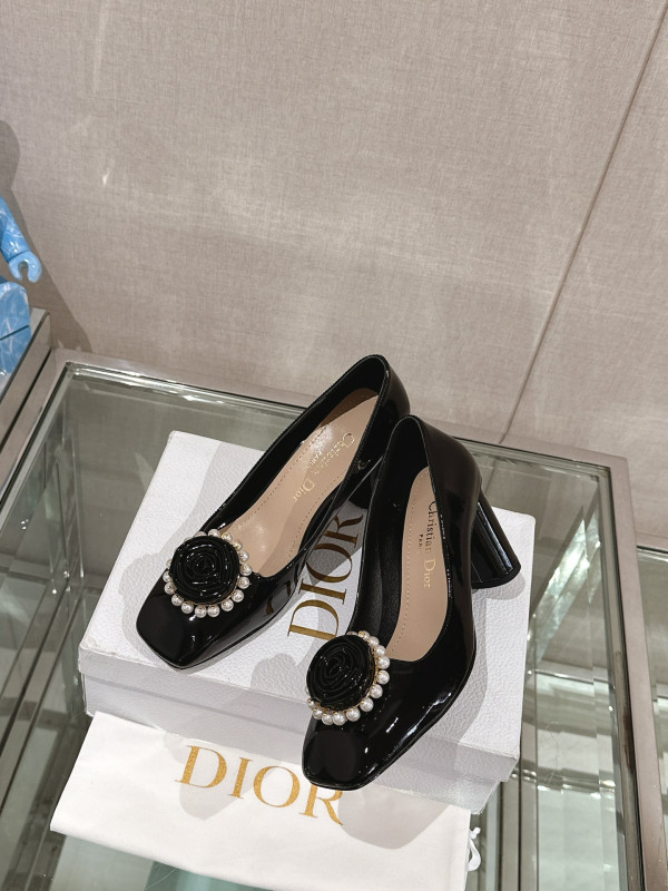 D*or heels
