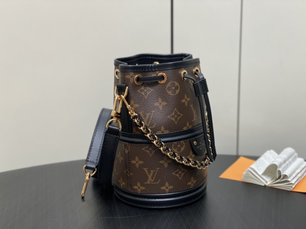 l**is V*t*n new canoe bag-14*20.5*14cm