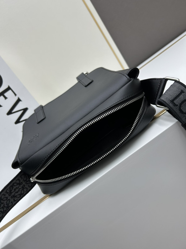 LOEWE messenger bag-24.5*18*10.5cm