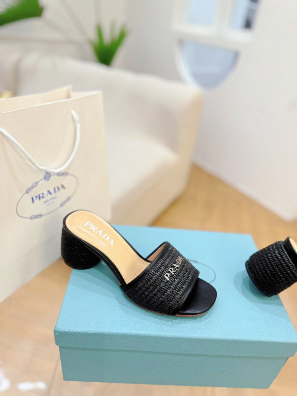 Pra*a sandals