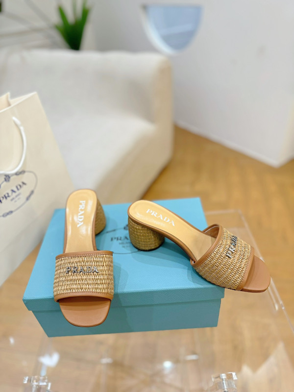 Pra*a sandals