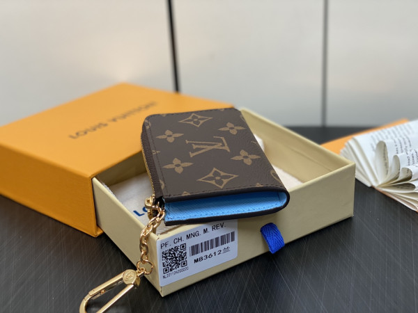 l**is V*t*n noa wallet-11*7*1.5cm