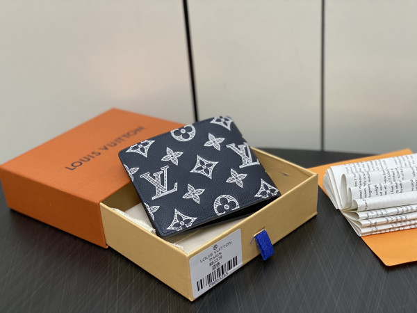 l**is V*t*n multiple wallet-11.5*9*1.5cm