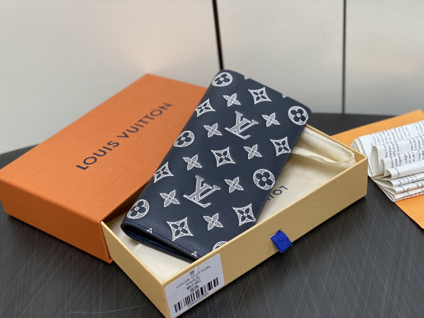 l**is V*t*n brazza wallet-10*19*2cm