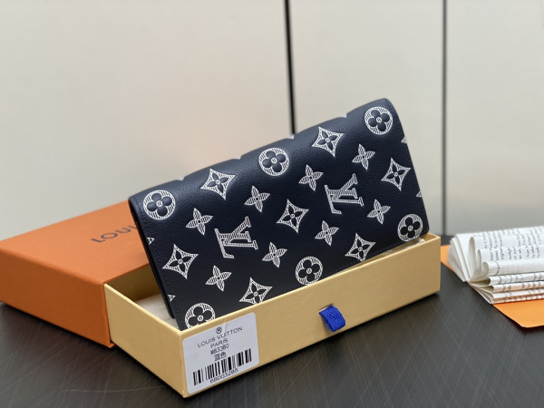 l**is V*t*n brazza wallet-10*19*2cm