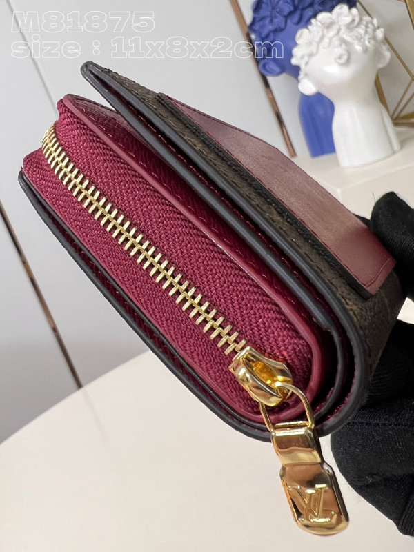 l**is V*t*n lou wallet-11.5*8.5*2.2cm