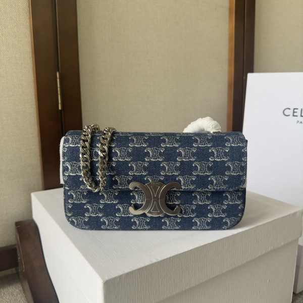 Ce**e chain shoulder bag triomphe