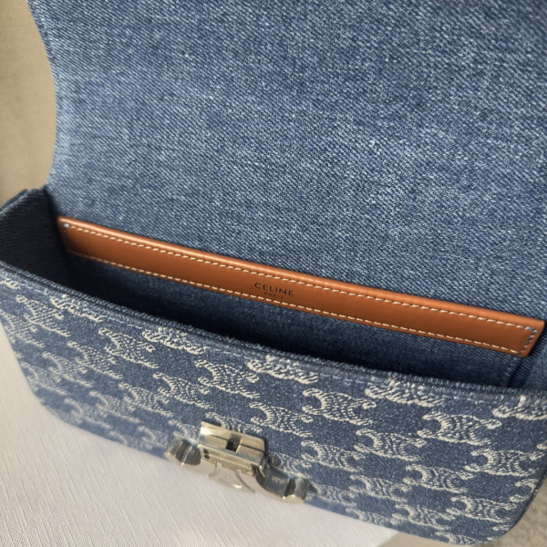 Ce**e chain shoulder bag triomphe