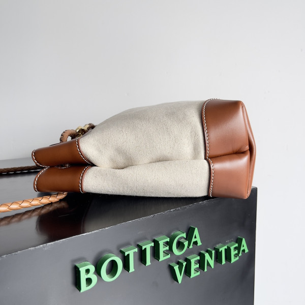 Bo*te*ga ve*ne*ta medium andiamo-32.5*24*12cm
