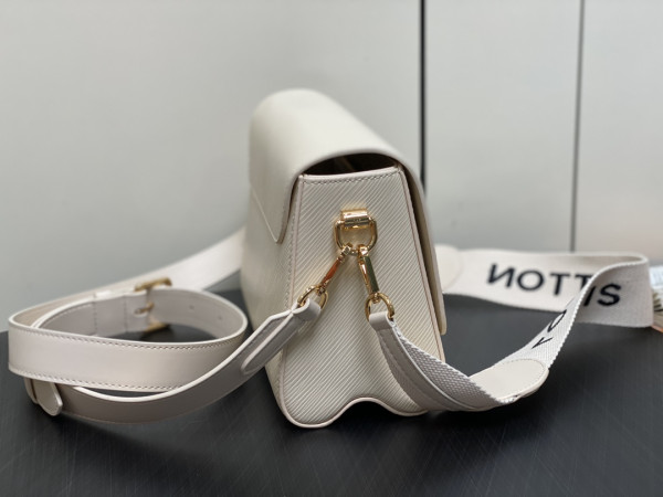 l**is V*t*n twist mm-23*17*9.5cm