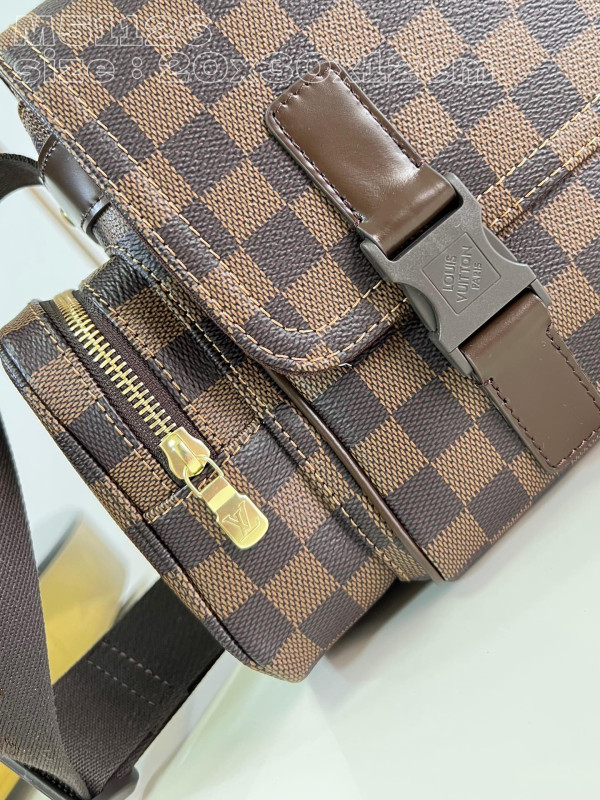 l**is V*t*n camera bag-20*30*12cm