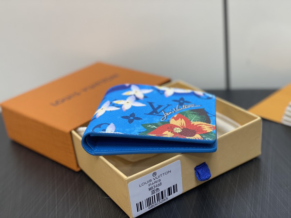 l**is V*t*n slender wallet-11*8.5*2cm