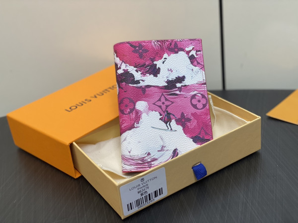 l**is V*t*n passport cover-10*14*2.5cm