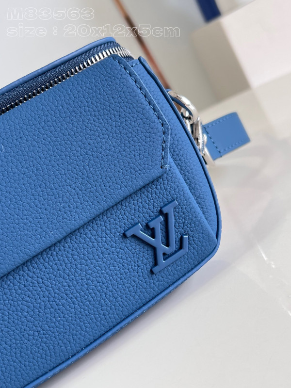 l**is V*t*n pilot wearable wallet-20*12*5.5cm