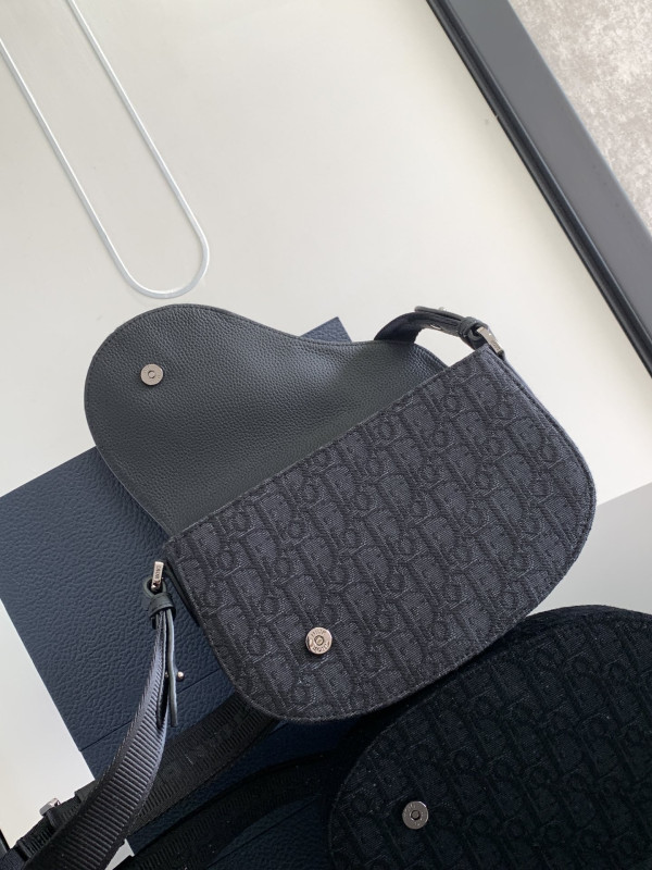 D*or saddle messenger bag