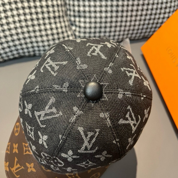 l**is V*t*n hat