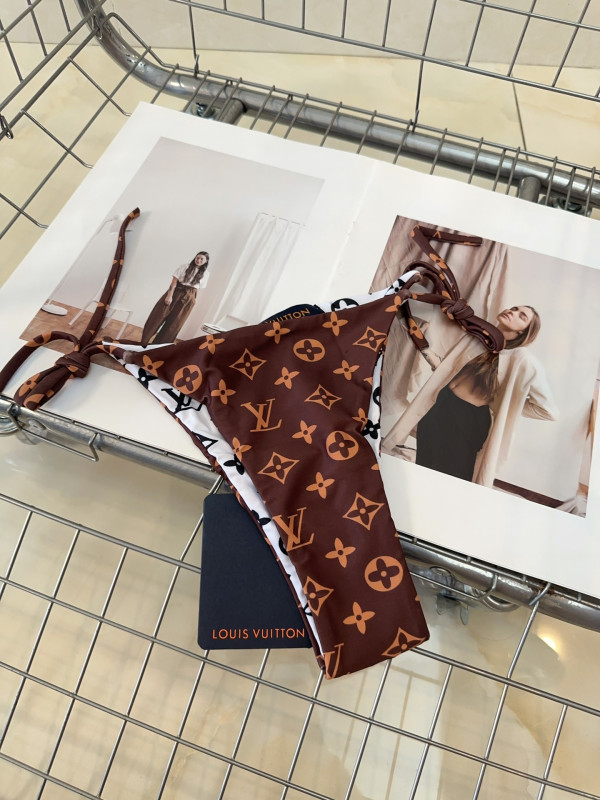 l**is V*t*n swimsuit