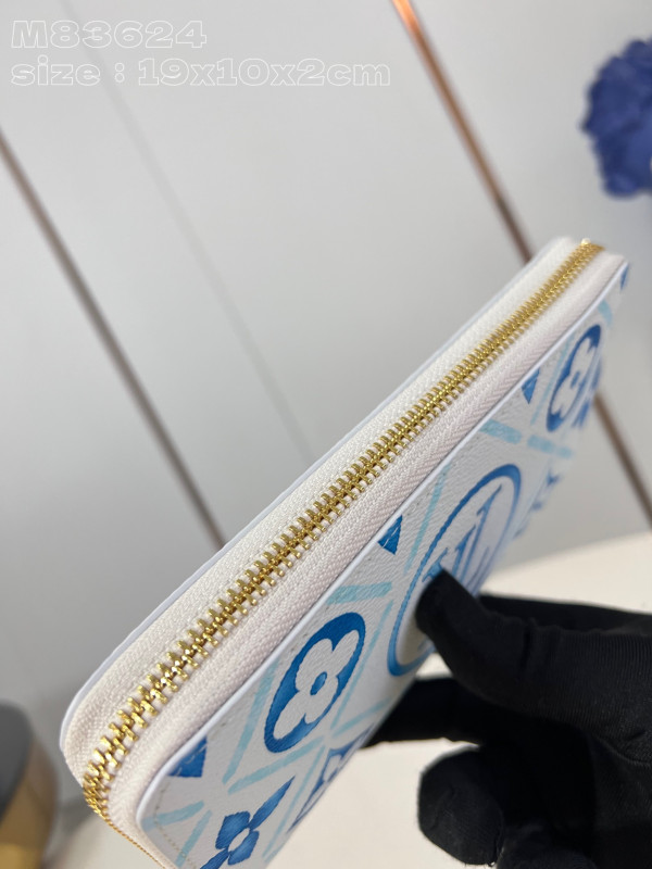 l**is V*t*n zippy wallet-10*20*2 cm