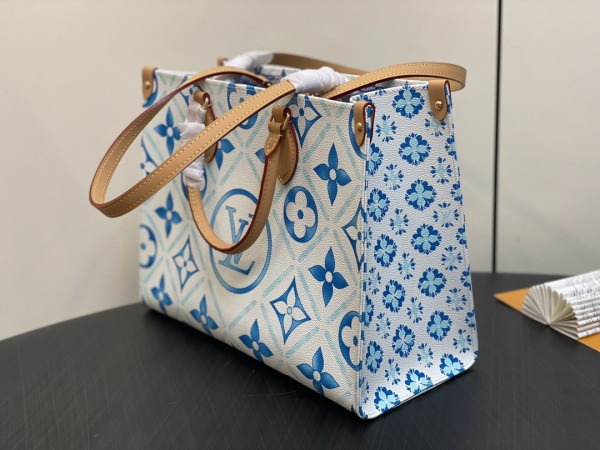 l**is V*t*n onthego mm-35*27*14cm