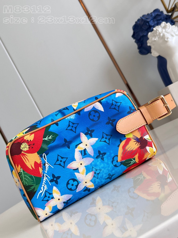 l**is V*t*n locker dopp kit bag-23*13*12cm