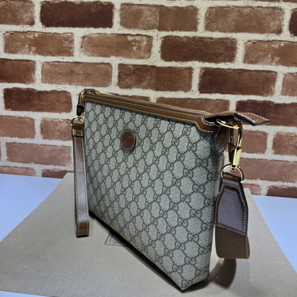 G*u*i messenger bag with interlocking g
