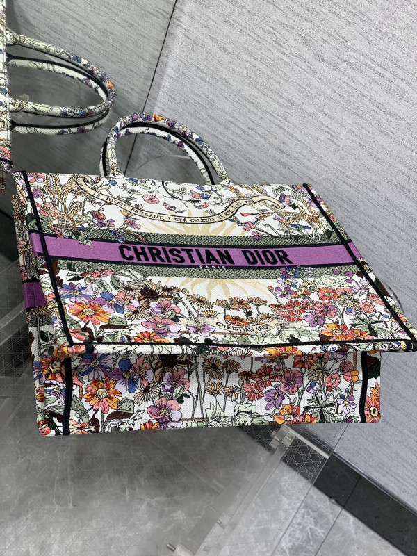 large D*or book tote-42*35*18.5cm