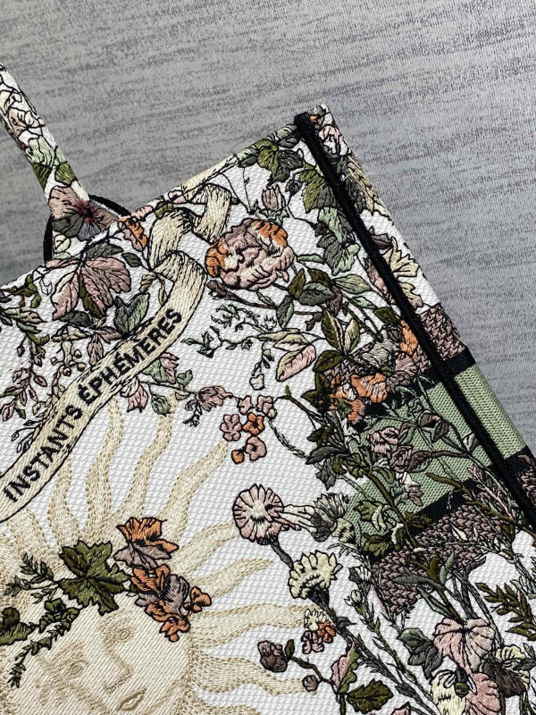 medium D*or book tote-36*18*28cm