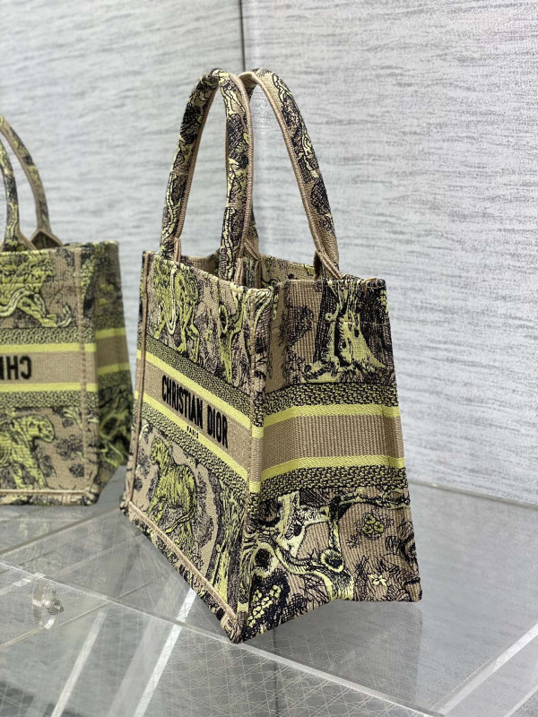 small D*or book tote-26cm