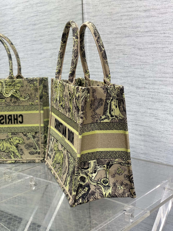 medium D*or book tote-36*18*28cm