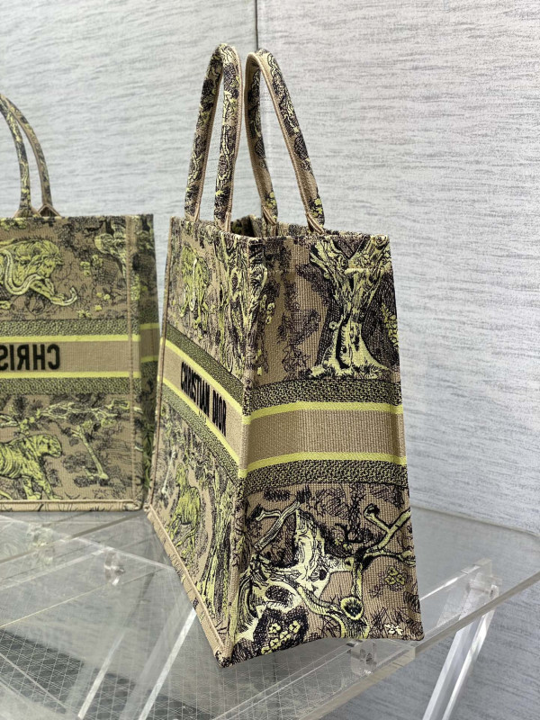 large D*or book tote-42*35*18.5cm