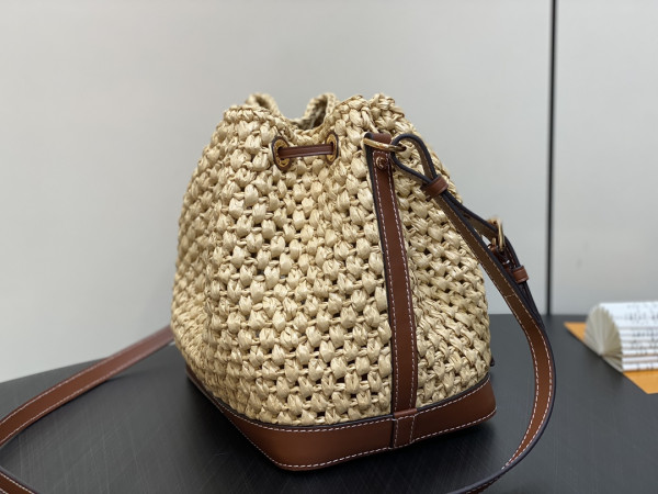l**is V*t*n noé bb-22*24*15cm