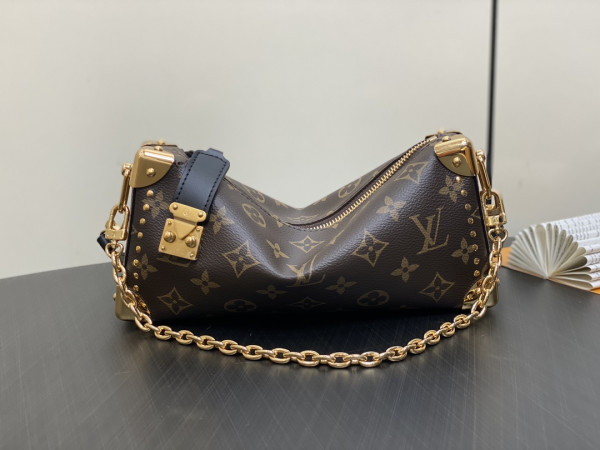 l**is V*t*n slim trunk-23*12*4cm